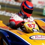 Kart: Piloto da Stock Car Light larga na pole na Granja Viana