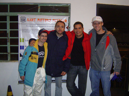 Informações: SpeedRock nº. 12 com muita informação e ouvintes correndo de kart!