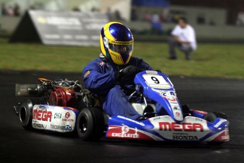 Kart: Mega Kart comemora tÁ­tulo em trÁªs categorias do Festival Brasileiro de Kart