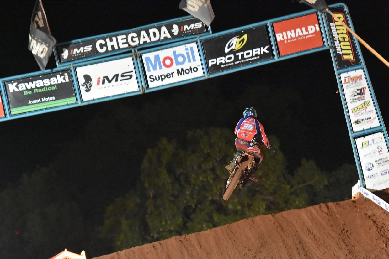 Motocross: Final espetacular do Goiano de motocross em Paraúna