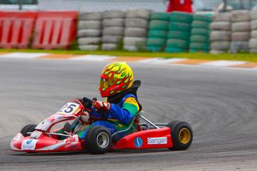 Kart: Em grande estréia, brasileiros conquistam dois vice-campeonatos na Malásia