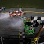 Nascar Sprint Cup Series: Tony Stewart vence em Daytona
