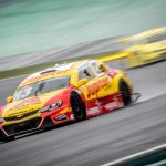 Stock Car: Gabriel Casagrande desafia fãs no simulador