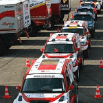 Rali-Dakar: VeÁ­culos se preparam para inspeção