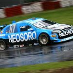 Stock: Pista molhada vira o drama dos pilotos em Buenos Aires