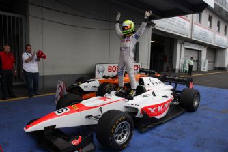 AutoGP: Narain Karthikeyan e Kimiya Sato vencem em Nürburgring