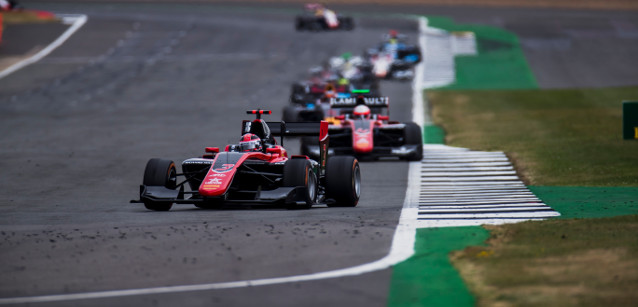 GP3 Series: George Russell e Giuliano Alesi vencem em Silverstone