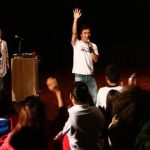 IndyCar: Com música, Takuma Sato é recebido em escola