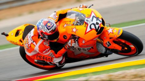 MotoGP: Casey Stoner vence em Aragón