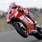 MotoGP: Casey Stoner domina GP da Inglaterra