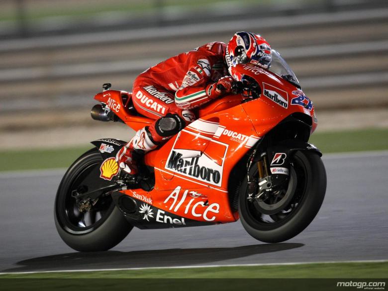 MotoGP: Casey Stoner vence na abertura da temporada em Losail