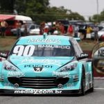 Stock: Ricardo MaurÁ­cio põe seu Peugeot em primeiro mais uma vez