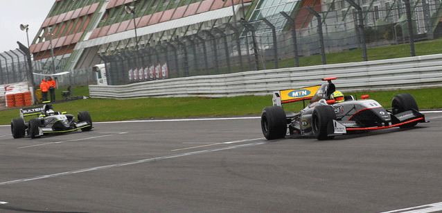 World Series by Renault: Oliver Rowland e Tio Ellinas vencem em Nurburgring