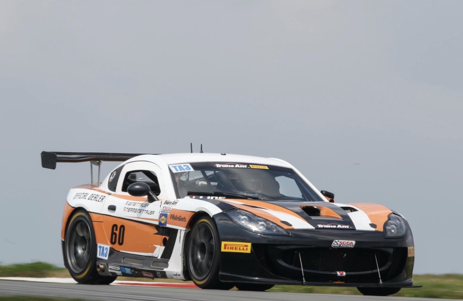 Automobilismo: Brasileira lidera campeonato nos EUA