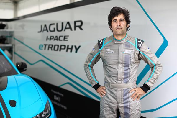 Jaguar I-PACE eTROPHY: Equipe Jaguar Brazil Racing terá dois carros patrocinados por ZEG e iCarros, com Cacá Bueno e Sérgio Jimenez