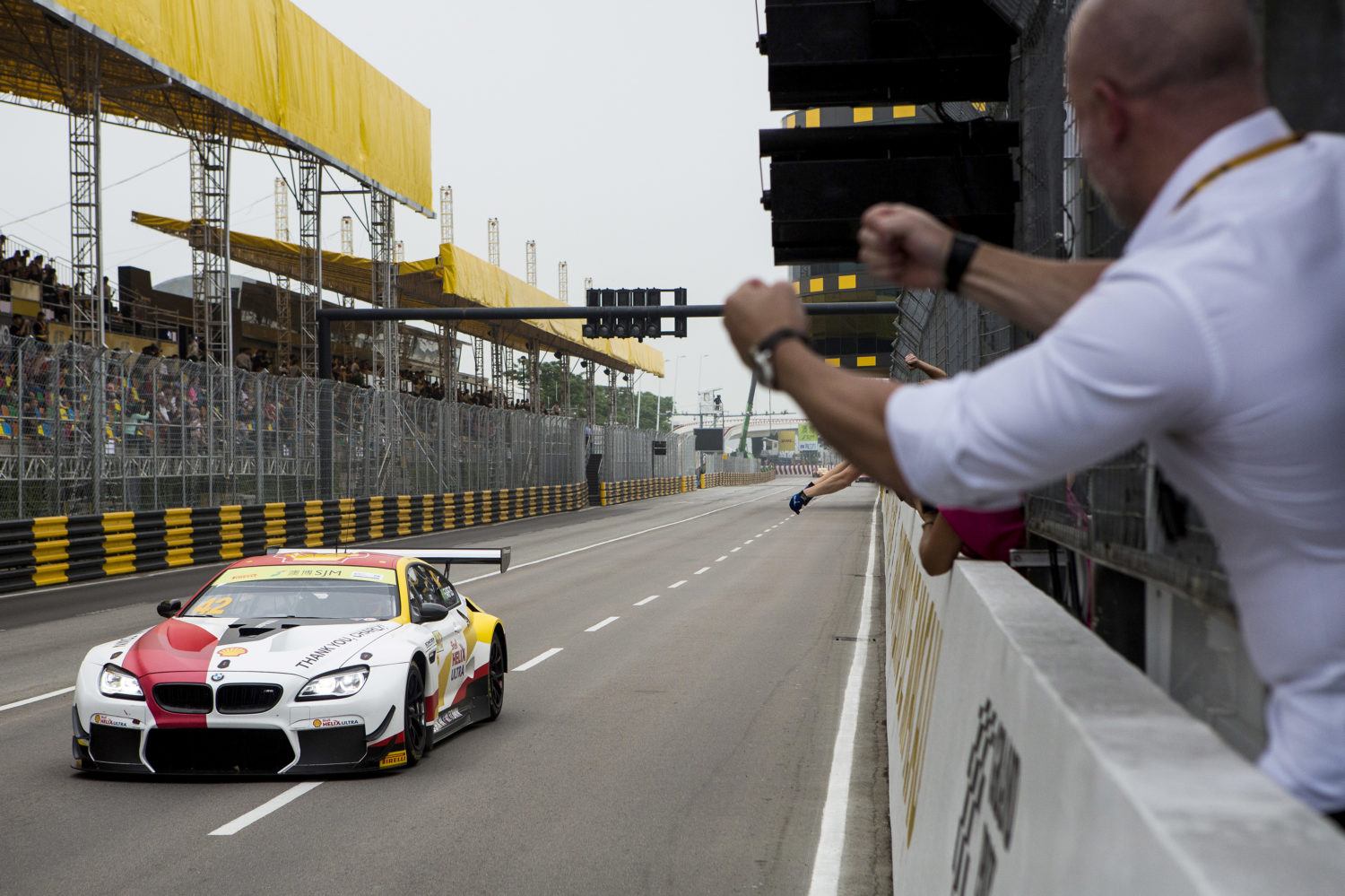 Augusto Farfus garante vitória em corrida classificatória do FIA GT World Cup em Macau