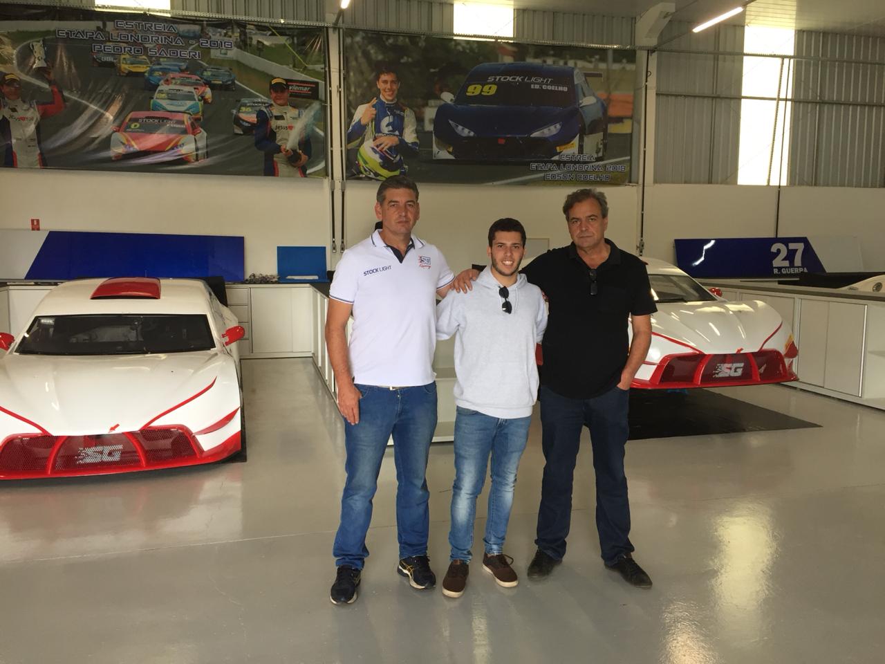 Pietro Rimbano (centro) com os irmÃ£os SÃ©rgio e Edgard Gomes