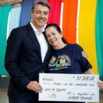 Instituto Renault entrega valor arrecadado em leilão de esculturas da Fórmula 1 Á  Casa do Zezinho