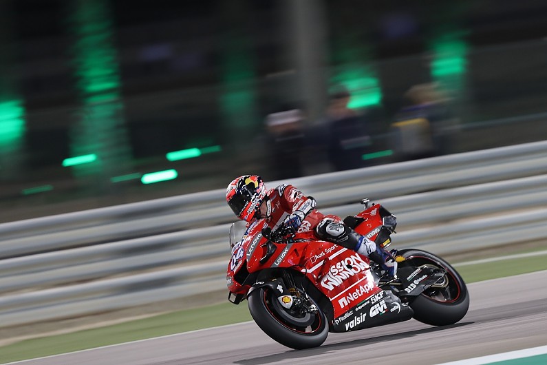 MotoGP: Dovizioso vence GP do Catar