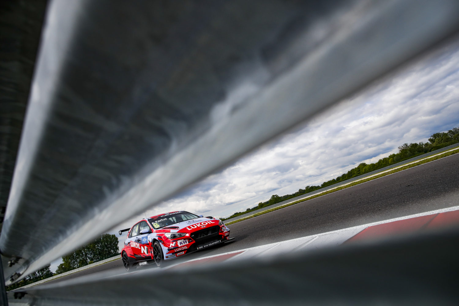 WTCR: Augusto Farfus conquista top-5 no WTCR na Eslováquia