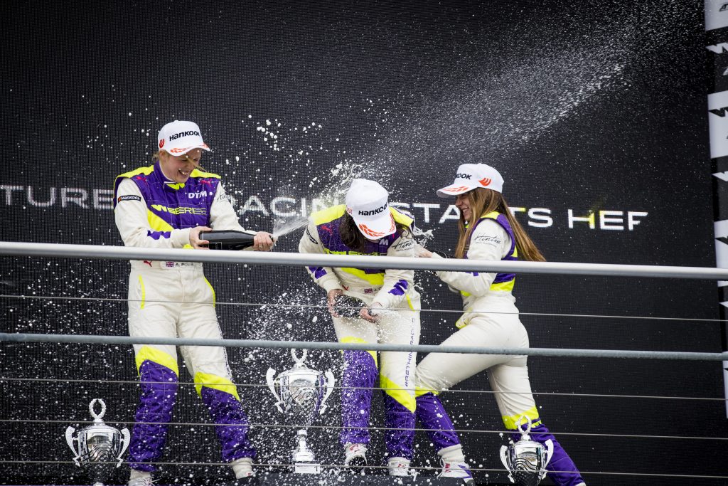 W Series: Jamie Chadwick vence prova inaugural em Hockenheim