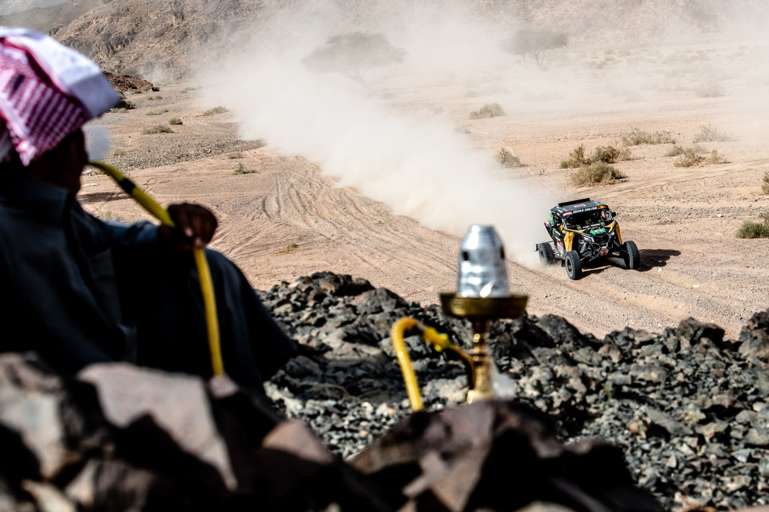 Brasileiros completam mais uma etapa difÁ­cil e avançam no ranking do Rally Dakar