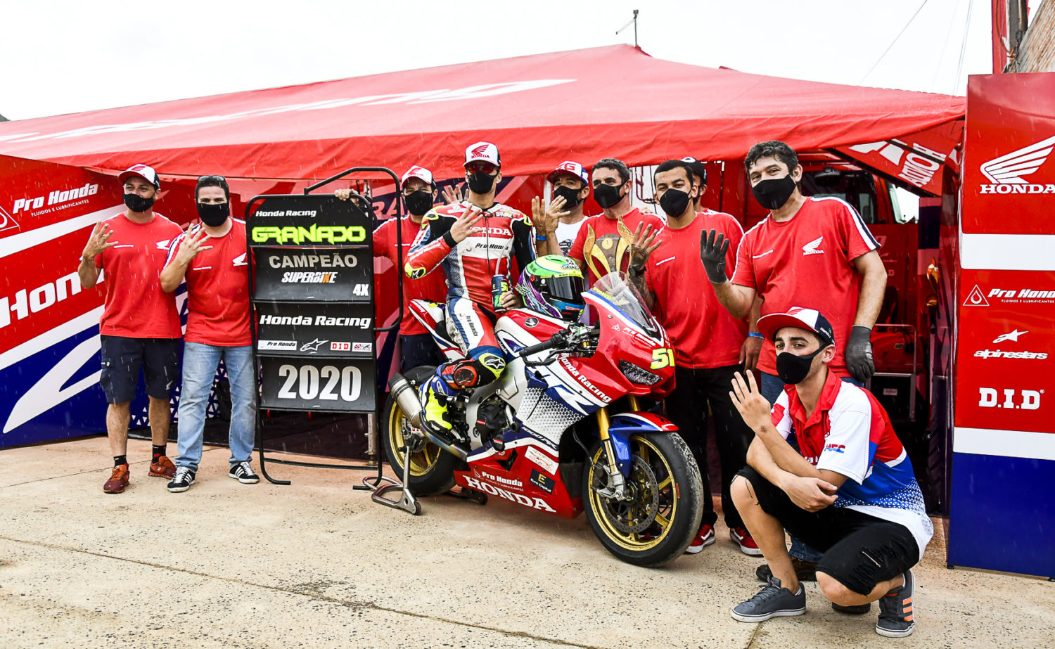 Com dobradinha e de forma antecipada, Honda Racing garante oitavo tÁ­tulo consecutivo do SuperBike Brasil