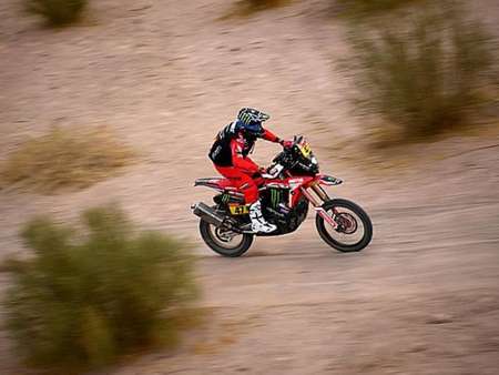 Rally Dakar: chileno sofre acidente e argentino assume liderança nas motos