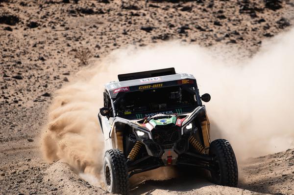 Dakar: Varela termina o dia “com dor no pé direito de tanto forçar o acelerador”