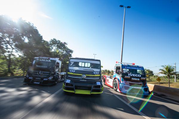 Copa Truck faz carreata em Goiânia e visita Palácio do Governo
