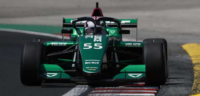 W Series: Jamie Chadwick vence na Hungria