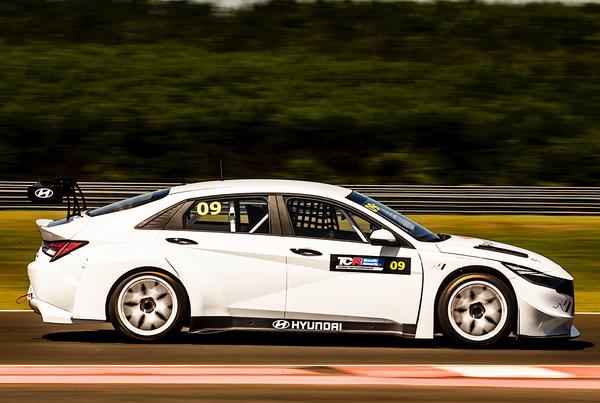 Scuderia CJ estreia no TCR South America com Sérgio Jimenez e Beto Monteiro