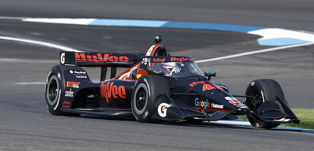 IndyCar: Christian Lundgaard marca a pole no misto de Indianápolis