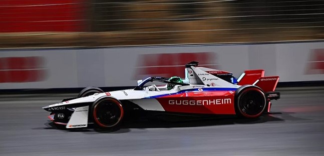 Fórmula-E: Jake Dennis e Nick Cassidy vencem em Diriyah