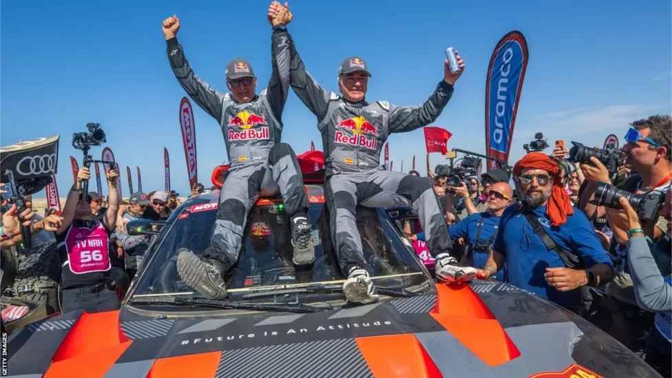 Rally Dakar: Carlos Sainz conquista quarto título na Arábia Saudita aos 61 anos