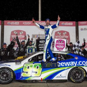 NASCAR Cup Series: Em prova repleta de acidentes, Daniel Suárez vence em Atlanta