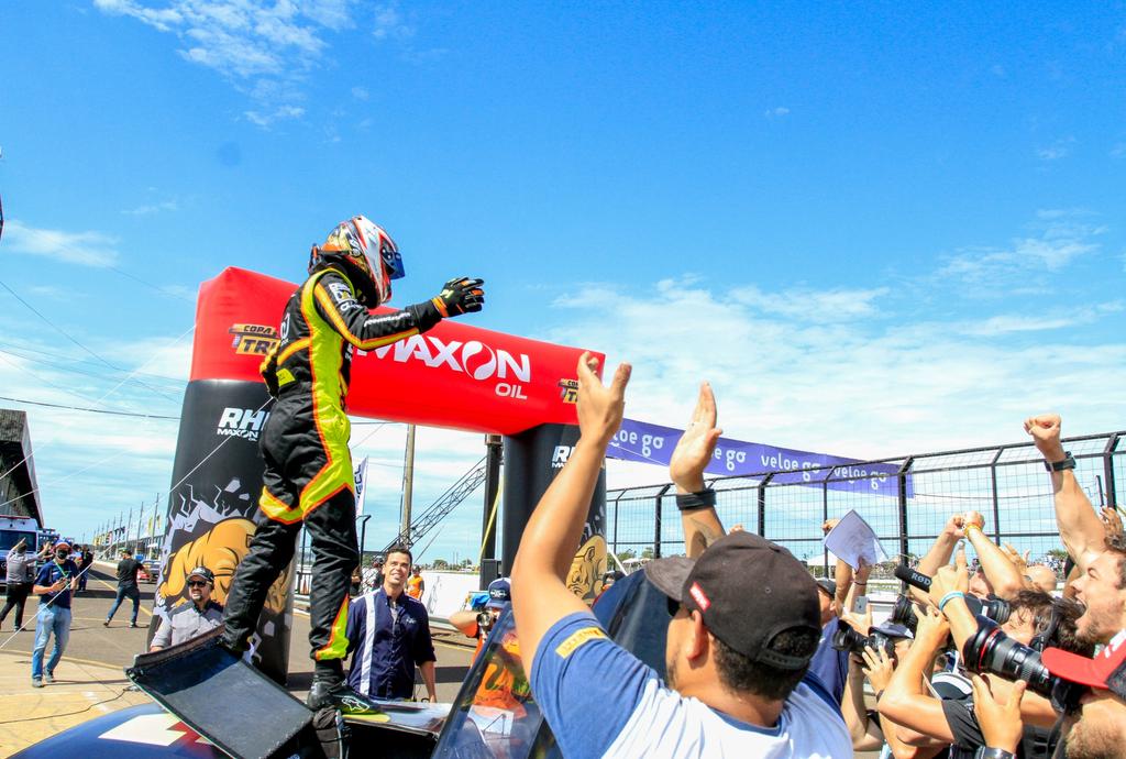 NASCAR Brasil: Léo Reis vence a Corrida 1 na abertura em Campo Grande