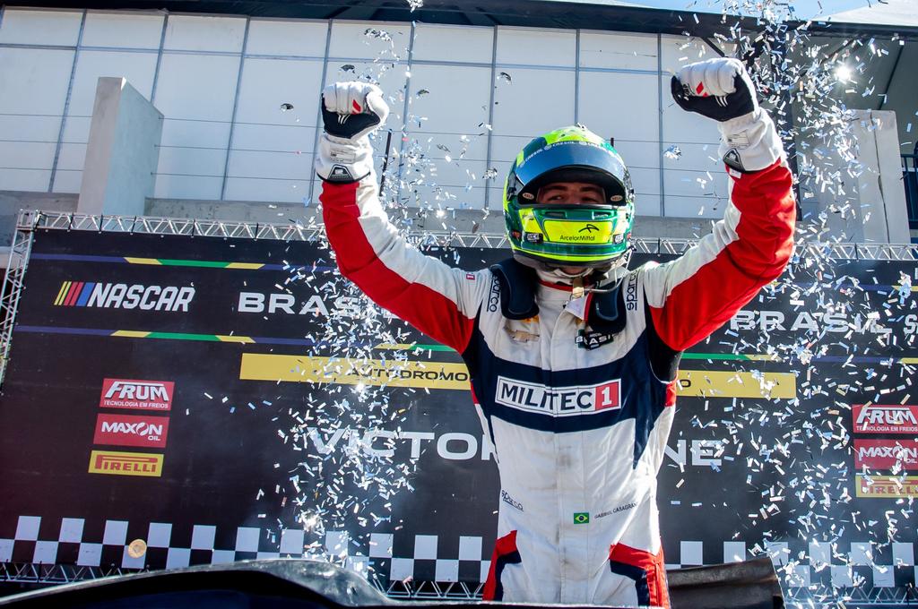 NASCAR Brasil: Gabriel Casagrande e Victor Andrade vencem final da Inverse Race