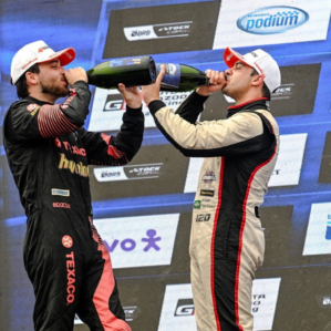Stock Car: Felipe Baptista coroa etapa com vitória e dobradinha com irmão no Velopark