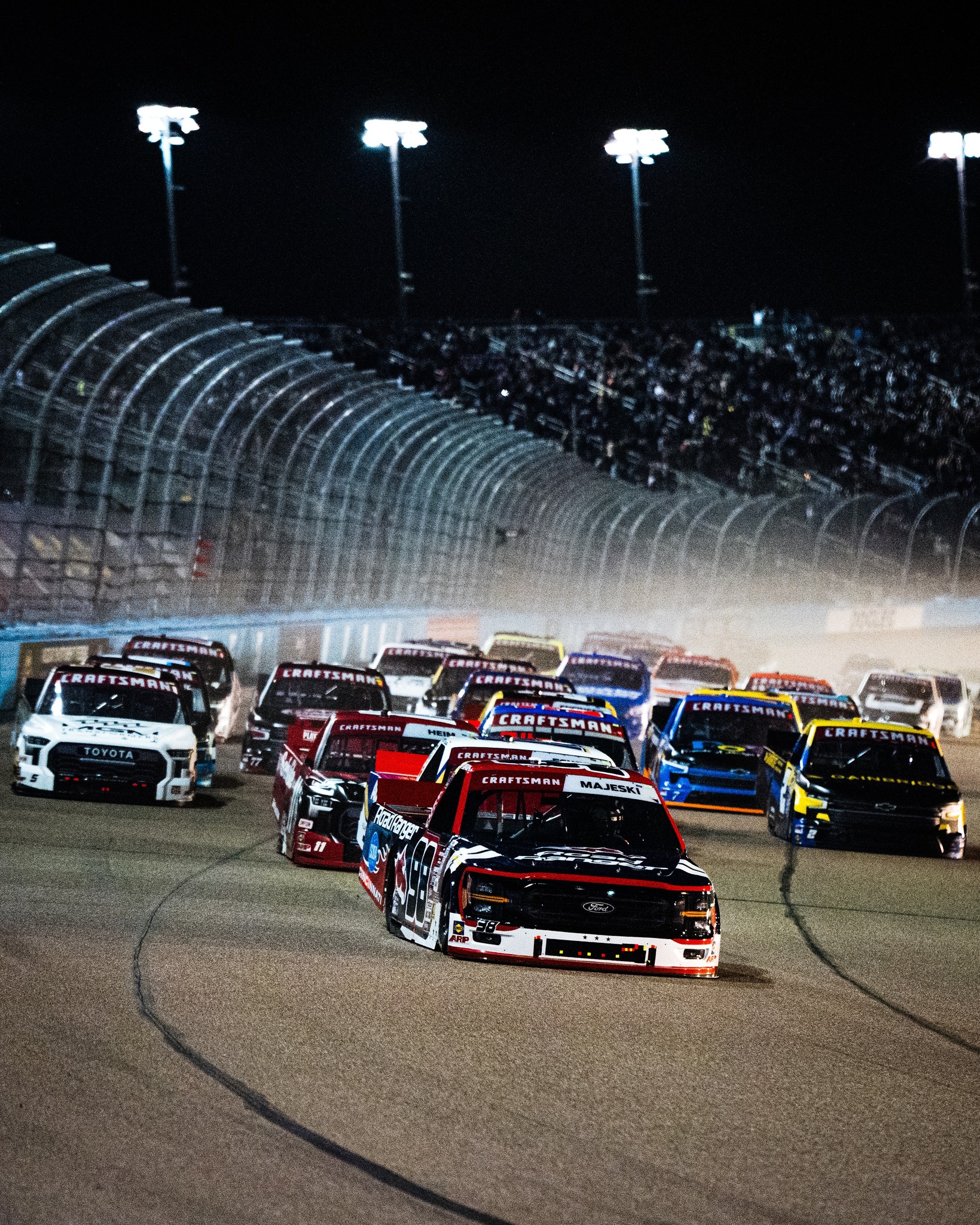 NASCAR Truck Series: Ty Majeski vence em Phoenix e conquista o campeonato