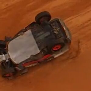 Rally Dakar: Carlos Sainz é forçado a abandonar o Rali Dakar 2025 após capotar