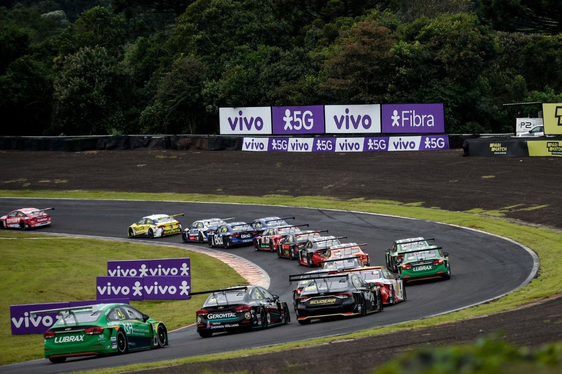 Stock Car: Carros e pilotos no ambiente extremo da Stock Car