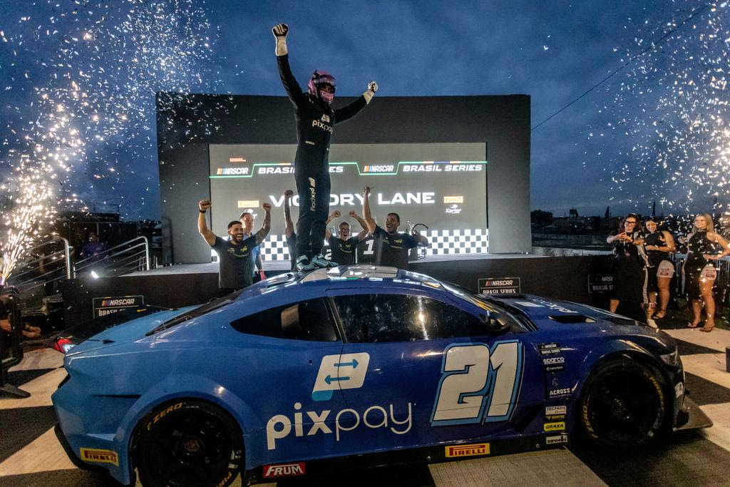 NASCAR Brasil:: Thiago Camilo vence primeira corrida da etapa de Londrina na NASCAR Brasil