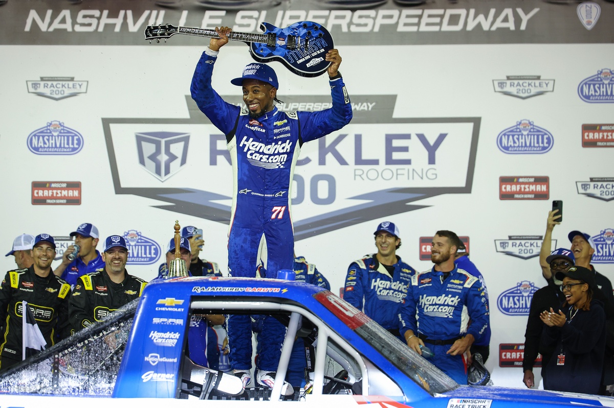 NASCAR: Em Nashville, vitória de Justin Allgaier na XFINITY Series e de Rajah Caruth na Truck Series