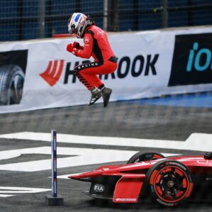 Fórmula-E: Nick Cassidy vence o e-Prix da Cidade do México