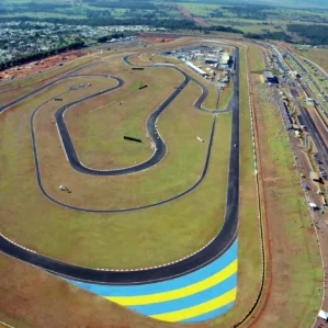 IndyCar visita Goiânia e estuda retorno ao Brasil