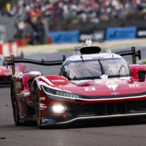 Toyota conquista vitória histórica em Imola na estreia do novo TR010 e lidera FIA WEC 2026