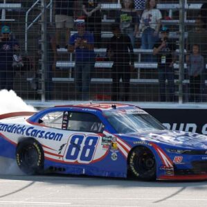 NASCAR:  Kyle Larson e Carson Hocevar vencem no Texas