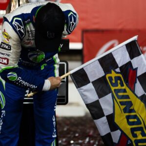 Daniel Suarez Vence Coca Cola 600 Charlotte Homenagem Kyle Busch