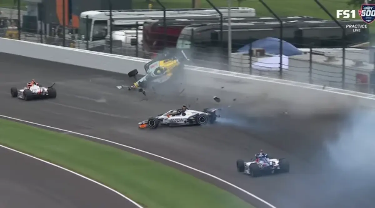 Indy 500: Alexander Rossi passa por cirurgia após acidente em treino livre